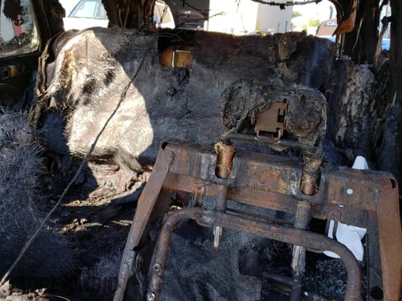 ✅ 2007 Hyundai Santa Fe GLS • VIN: 5NMSG13DX7H070110 • Lot: 70377204. Listed on Copart with Not provided. Free auction sales archive from the USA and detailed vehicle history report at DreamBid. Image 10.