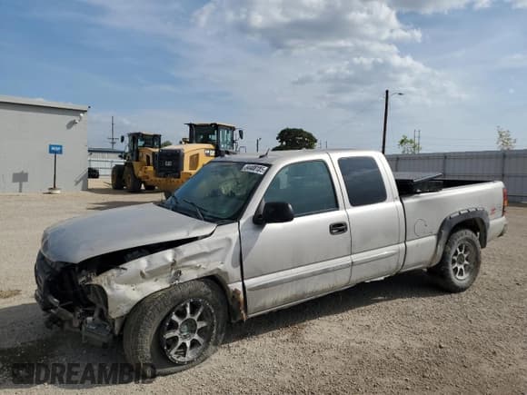 ✅ 2004 GMC Sierra 1500 SLT • VIN: 2GTEK19TX41229475 • Lot: 84408135. Wystawiony na Copart z przebiegiem 152 067 mil. Bezpłatny archiwum sprzedaży aukcyjnych z USA i szczegółowy raport historii pojazdu na DreamBid. Zdjęcie 1.