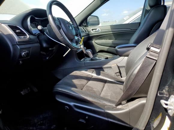 ✅ 2019 Jeep Grand Cherokee Altitude • VIN: 1C4RJFAGXKC825872 • Lot: 91421805. Wystawiony na Copart z przebiegiem 71 529 mil. Bezpłatny archiwum sprzedaży aukcyjnych z USA i szczegółowy raport historii pojazdu na DreamBid. Zdjęcie 7.