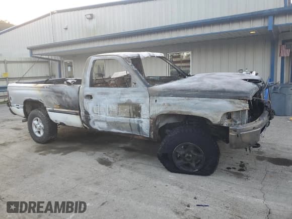 ✅ 1998 Dodge 1500 • VIN: 1B7HF16Z6WS537403 • Lot: 87016125. Wystawiony na Copart z przebiegiem Nie podano. Bezpłatny archiwum sprzedaży aukcyjnych z USA i szczegółowy raport historii pojazdu na DreamBid. Zdjęcie 4.