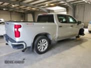 ✅ 2021 Chevrolet Silverado 1500 Custom • VIN: 1GCPYBEH0MZ119198 • Lot: 57798265. Wystawiony na Copart z przebiegiem 48 011 mil. Bezpłatny archiwum sprzedaży aukcyjnych z USA i szczegółowy raport historii pojazdu na DreamBid. Zdjęcie 3.