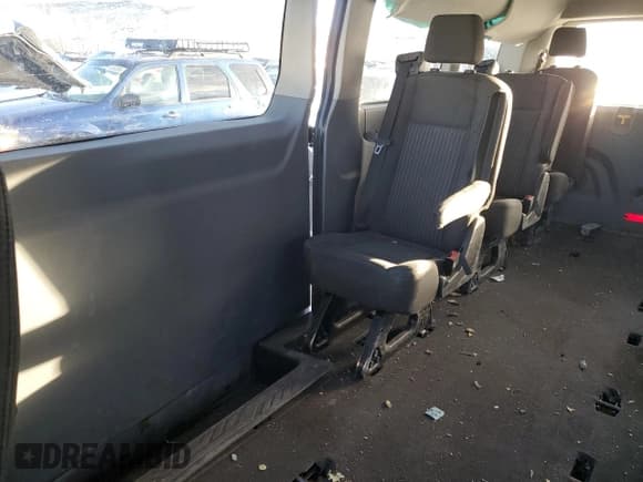 ✅ 2018 Ford Transit Passenger XL • VIN: 1FBZX2YG8JKA75250 • Lot: 88559525. Listed on Copart with 56,075 mi. Free auction sales archive from the USA and detailed vehicle history report at DreamBid. Image 11.