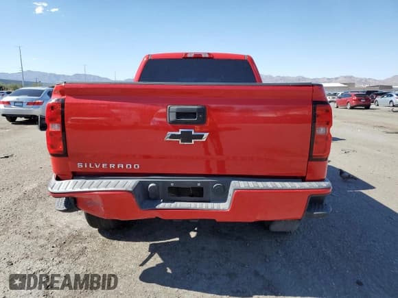 ✅ 2017 Chevrolet Silverado 1500 Custom • VIN: 1GCRCPEH2HZ332731 • Lot: 64040825. Wystawiony na Copart z przebiegiem 108 239 mil. Bezpłatny archiwum sprzedaży aukcyjnych z USA i szczegółowy raport historii pojazdu na DreamBid. Zdjęcie 6.