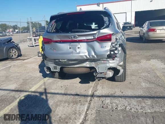 ✅ 2022 Hyundai Santa Fe Calligraphy • VIN: 5NMS54AL9NH430045 • Lot: 43582490. Listed on IAAI with 23,745 mi. Free auction sales archive from the USA and detailed vehicle history report at DreamBid. Image 16.