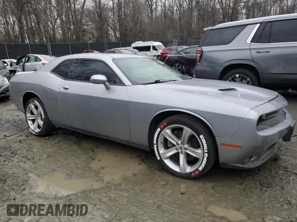 ✅ 2018 Dodge Challenger R/T • VIN: 2C3CDZBT8JH211655 • Lot: 86293584. Wystawiony na Copart z przebiegiem 61 667 mil. Bezpłatny archiwum sprzedaży aukcyjnych z USA i szczegółowy raport historii pojazdu na DreamBid. Zdjęcie 4.