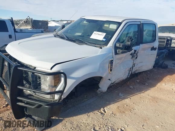 ✅ 2019 Ford F-250 XL • VIN: 1FD7W2B67KEG48754 • Lot: 41296653. Listed on IAAI with Not provided. Free auction sales archive from the USA and detailed vehicle history report at DreamBid. Image 2.