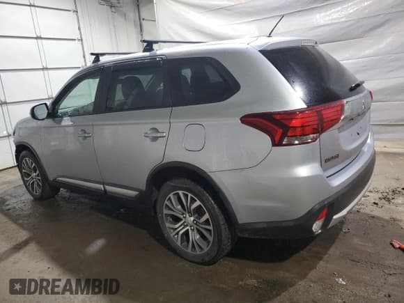✅ 2016 Mitsubishi Outlander SE • VIN: JA4AZ3A30GZ052992 • Lot: 82049105. Wystawiony na Copart z przebiegiem 53 953 mil. Bezpłatny archiwum sprzedaży aukcyjnych z USA i szczegółowy raport historii pojazdu na DreamBid. Zdjęcie 2.