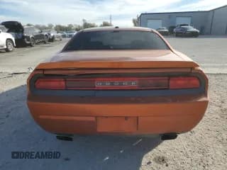 ✅ 2011 Dodge Challenger R/T Classic • VIN: 2B3CJ5DT3BH561448 • Lot: 82239184. Wystawiony na Copart z przebiegiem 186 647 mil. Bezpłatny archiwum sprzedaży aukcyjnych z USA i szczegółowy raport historii pojazdu na DreamBid. Zdjęcie 6.