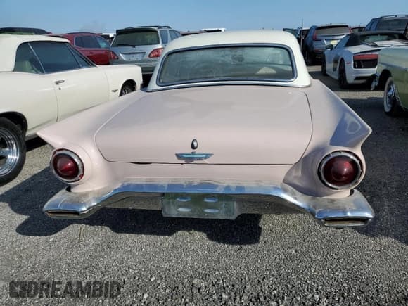 ✅ 1957 Ford Thunderbird • VIN: D7FH309658 • Лот: 75299494. Опубликован ранее на Copart с пробегом 50 865 миль. Бесплатный доступ к архиву аукционных продаж из США и подробный отчёт об истории автомобиля на DreamBid. Изображение 6.