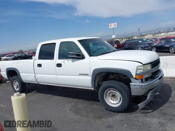 ✅ 2001 Chevrolet Silverado 2500HD LS • VIN: 1GCHC23GX1F202504 • Lot: 42361816. Wystawiony na IAAI z przebiegiem Nie podano. Bezpłatny archiwum sprzedaży aukcyjnych z USA i szczegółowy raport historii pojazdu na DreamBid. Zdjęcie 13.