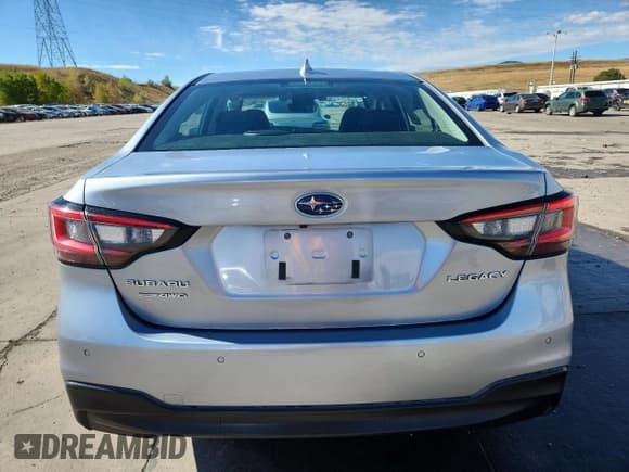 ✅ 2020 Subaru Legacy Limited • VIN: 4S3BWAN62L3017279 • Lot: 84581525. Listed on Copart with 33,125 mi. Free auction sales archive from the USA and detailed vehicle history report at DreamBid. Image 6.