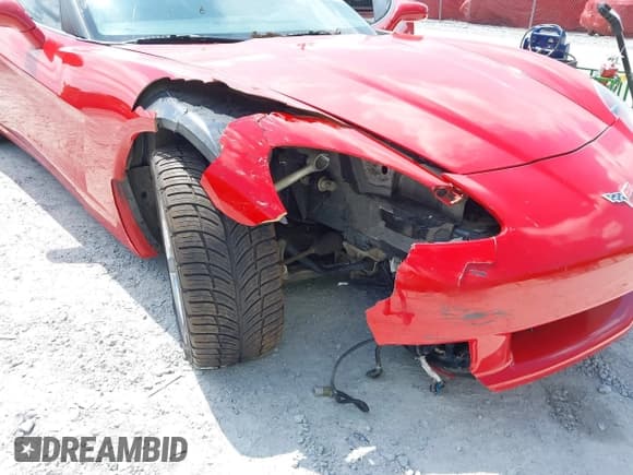 ✅ 2005 Chevrolet Corvette • VIN: 1G1YY24U755136889 • Лот: 42530558. Опубликован ранее на IAAI с пробегом 32 462 миль. Бесплатный доступ к архиву аукционных продаж из США и подробный отчёт об истории автомобиля на DreamBid. Изображение 6.