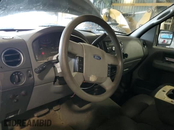 ✅ 2006 Ford F-150 XL • VIN: 1FTRF12W76NB74740 • Lot: 65062815. Listed on Copart with 216,972 mi. Free auction sales archive from the USA and detailed vehicle history report at DreamBid. Image 8.