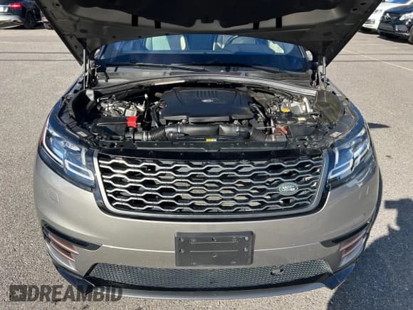 ✅ 2018 Land Rover Range Rover Velar R-Dynamic SE • VIN: SALYL2RVXJA703811 • Lot: 85950795. Wystawiony na Copart z przebiegiem 102 817 mil. Bezpłatny archiwum sprzedaży aukcyjnych z USA i szczegółowy raport historii pojazdu na DreamBid. Zdjęcie 8.