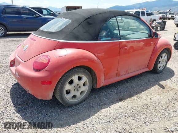 ✅ 2003 Volkswagen Beetle GLS • VIN: 3VWCK21Y73M310538 • Lot: 42457665. Listed on IAAI with 129,942 mi. Free auction sales archive from the USA and detailed vehicle history report at DreamBid. Image 4.
