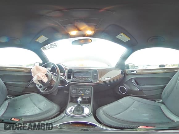 ✅ 2012 Volkswagen Beetle 2.5L PZEV • VIN: 3VWJP7AT7CM665557 • Лот: 89561295. Опубликован ранее на Copart с пробегом 81 349 миль. Бесплатный доступ к архиву аукционных продаж из США и подробный отчёт об истории автомобиля на DreamBid. Изображение 14.