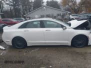✅ 2017 Lincoln MKZ Reserve • VIN: 3LN6L5E92HR664751 • Lot: 43664414. Wystawiony na IAAI z przebiegiem 42 582 mil. Bezpłatny archiwum sprzedaży aukcyjnych z USA i szczegółowy raport historii pojazdu na DreamBid. Zdjęcie 14.