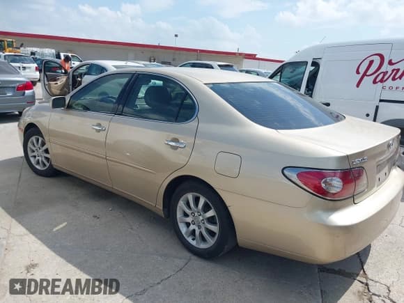 ✅ 2004 Lexus ES 350 • VIN: JTHBA30G545035550 • Lot: 42388367. Listed on IAAI with 136,882 mi. Free auction sales archive from the USA and detailed vehicle history report at DreamBid. Image 3.