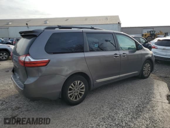 ✅ 2017 Toyota Sienna XLE • VIN: 5TDYZ3DC0HS898722 • Lot: 93502465. Listed on Copart with 250,652 mi. Free auction sales archive from the USA and detailed vehicle history report at DreamBid. Image 3.