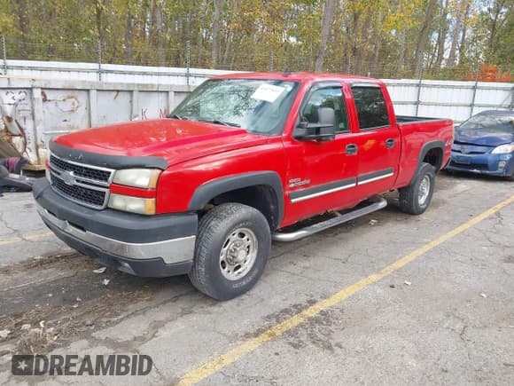 ✅ 2006 Chevrolet Silverado 2500HD LT3 • VIN: 1GCHK23D26F168025 • Лот: 43477023. Опубликован ранее на IAAI с пробегом 315 243 миль. Бесплатный доступ к архиву аукционных продаж из США и подробный отчёт об истории автомобиля на DreamBid. Изображение 2.