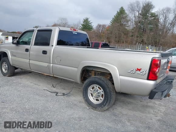 ✅ 2005 Chevrolet Silverado 2500HD LS • VIN: 1GCHK23235F842020 • Lot: 43671164. Wystawiony na IAAI z przebiegiem 270 891 mil. Bezpłatny archiwum sprzedaży aukcyjnych z USA i szczegółowy raport historii pojazdu na DreamBid. Zdjęcie 3.