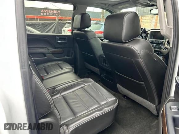 ✅ 2017 GMC Sierra 1500 Denali • VIN: 3GTU2PEJ8HG353759 • Lot: 47895075. Listed on Copart with 107,285 mi. Free auction sales archive from the USA and detailed vehicle history report at DreamBid. Image 6.