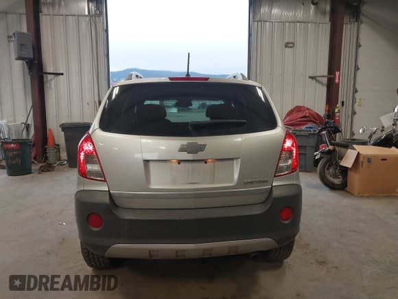 ✅ 2014 Chevrolet Captiva Sport LS • VIN: 3GNAL2EKXES525186 • Lot: 41879433. Wystawiony na IAAI z przebiegiem 137 064 mil. Bezpłatny archiwum sprzedaży aukcyjnych z USA i szczegółowy raport historii pojazdu na DreamBid. Zdjęcie 16.