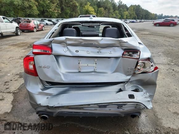 ✅ 2017 Volvo S60 Dynamic • VIN: YV140MTL8H2431422 • Лот: 89916205. Опубликован ранее на Copart с пробегом 89 120 миль. Бесплатный доступ к архиву аукционных продаж из США и подробный отчёт об истории автомобиля на DreamBid. Изображение 6.