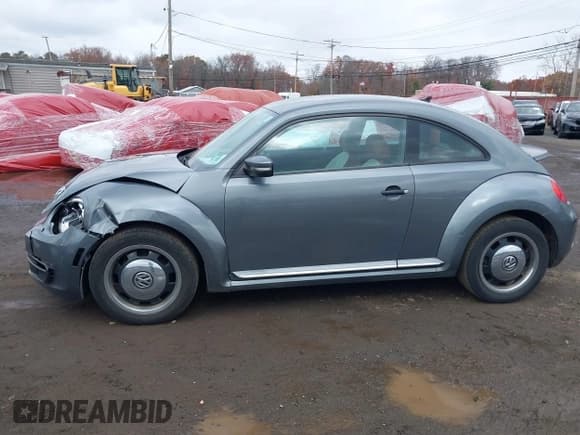✅ 2016 Volkswagen Beetle Fleet Edition • VIN: 3VWF17AT7GM636976 • Lot: 43673800. Listed on IAAI with 180,287 mi. Free auction sales archive from the USA and detailed vehicle history report at DreamBid. Image 17.