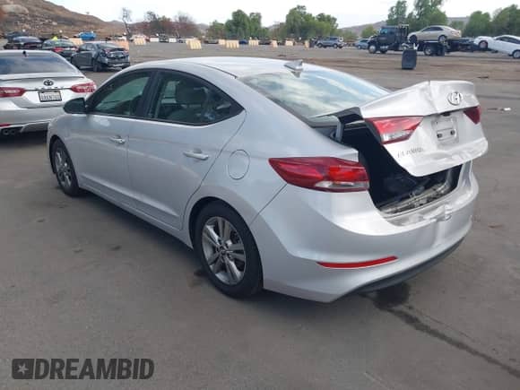 2018 Hyundai Elantra Value Edition z VIN KMHD84LFXJU493337, wystawiony jako IAAI lot #43436436 z przebiegiem 118 234 mil mil oraz . Historia ofert i sprzedaży dostępna na DreamBid. Obrazek 3.