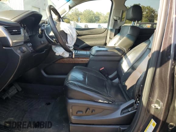 ✅ 2015 Chevrolet Suburban LTZ • VIN: 1GNSCKKC7FR147513 • Lot: 75661314. Wystawiony na Copart z przebiegiem 172 459 mil. Bezpłatny archiwum sprzedaży aukcyjnych z USA i szczegółowy raport historii pojazdu na DreamBid. Zdjęcie 7.