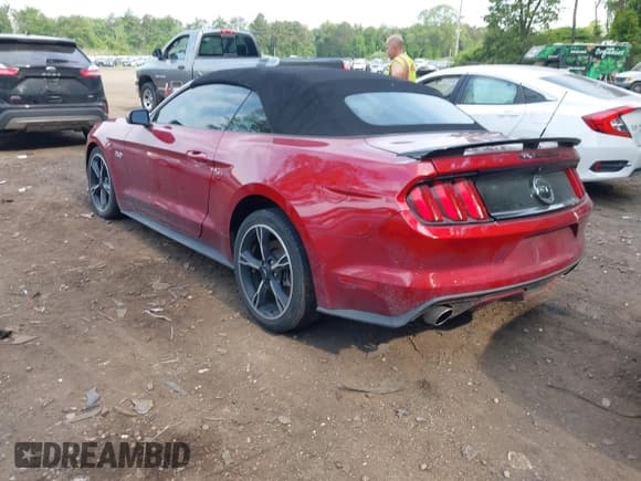 ✅ 2017 Ford Mustang GT Premium • VIN: 1FATP8FF0H5342278 • Lot: 42397127. Wystawiony na IAAI z przebiegiem 63 688 mil. Bezpłatny archiwum sprzedaży aukcyjnych z USA i szczegółowy raport historii pojazdu na DreamBid. Zdjęcie 3.