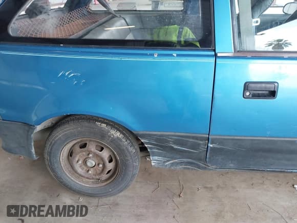 ✅ 1990 Geo Metro • VIN: 2C1MS2469L6015529 • Lot: 41902168. Wystawiony na IAAI z przebiegiem 95 772 mil. Bezpłatny archiwum sprzedaży aukcyjnych z USA i szczegółowy raport historii pojazdu na DreamBid. Zdjęcie 12.