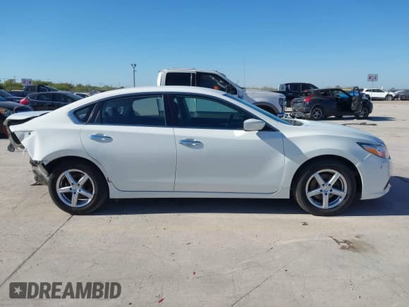 ✅ 2016 Nissan Altima SR • VIN: 1N4AL3AP5GC167168 • Lot: 43605025. Listed on IAAI with 105,371 mi. Free auction sales archive from the USA and detailed vehicle history report at DreamBid. Image 14.
