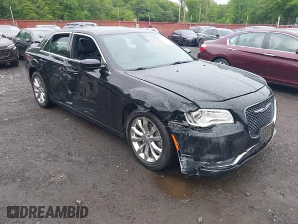 ✅ 2016 Chrysler 300 Limited • VIN: 2C3CCARG5GH213126 • Lot: 42325801. Wystawiony na IAAI z przebiegiem 180 281 mil. Bezpłatny archiwum sprzedaży aukcyjnych z USA i szczegółowy raport historii pojazdu na DreamBid. Zdjęcie 6.