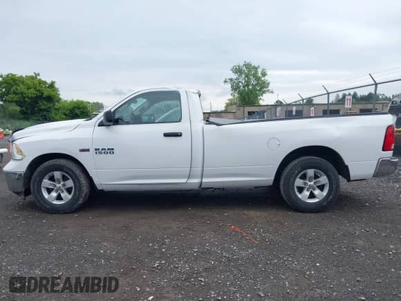 2016 Ram 1500 Tradesman z VIN 3C6JR6DT7GG285374, wystawiony jako IAAI lot #42600320 z przebiegiem 112 185 mil mil oraz . Historia ofert i sprzedaży dostępna na DreamBid. Obrazek 14.