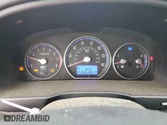 ✅ 2008 Hyundai Santa Fe GLS • VIN: 5NMSG13D78H163250 • Lot: 80938404. Listed on Copart with 256,385 mi. Free auction sales archive from the USA and detailed vehicle history report at DreamBid. Image 9.