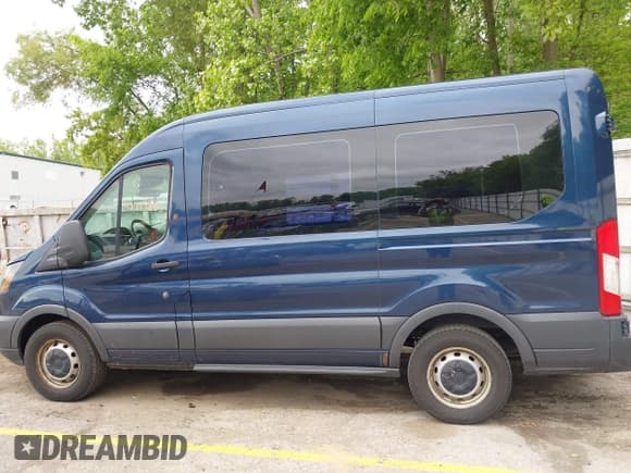 ✅ 2016 Ford Transit XL • VIN: 1FMZK1CMXGKA96199 • Lot: 42379883. Wystawiony na IAAI z przebiegiem 146 181 mil. Bezpłatny archiwum sprzedaży aukcyjnych z USA i szczegółowy raport historii pojazdu na DreamBid. Zdjęcie 14.