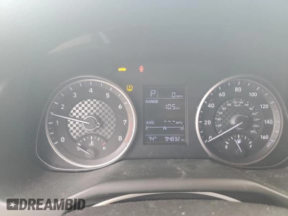 ✅ 2019 Hyundai Elantra SE • VIN: 5NPD74LF2KH471822 • Lot: 70693915. Listed on Copart with 94,832 mi. Free auction sales archive from the USA and detailed vehicle history report at DreamBid. Image 9.