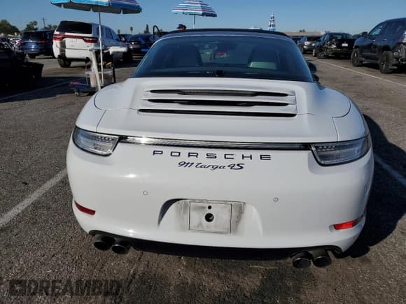 ✅ 2015 Porsche 911 4S • VIN: WP0BB2A97FS135579 • Lot: 45691305. Wystawiony na Copart z przebiegiem 10 678 mil. Bezpłatny archiwum sprzedaży aukcyjnych z USA i szczegółowy raport historii pojazdu na DreamBid. Zdjęcie 6.