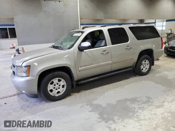 2008 Chevrolet Suburban LTZ with VIN 3GNFK16398G200370, listed as a Copart auction lot 90113525 with 170,062 mi miles and Clean title. Bid and sale history available at DreamBid. Image 1.