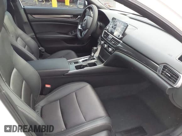 ✅ 2020 Honda Accord Sport • VIN: 1HGCV1F35LA126232 • Lot: 43615520. Wystawiony na IAAI z przebiegiem 26 317 mil. Bezpłatny archiwum sprzedaży aukcyjnych z USA i szczegółowy raport historii pojazdu na DreamBid. Zdjęcie 5.