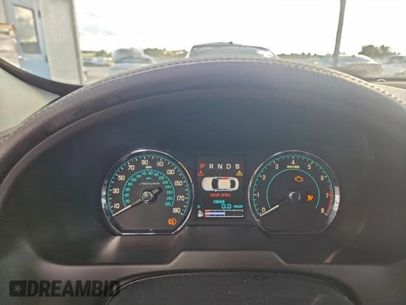 ✅ 2015 Jaguar XF T Premium • VIN: SAJWA0FS4FPU60747 • Lot: 96575345. Wystawiony na Copart z przebiegiem 38 229 mil. Bezpłatny archiwum sprzedaży aukcyjnych z USA i szczegółowy raport historii pojazdu na DreamBid. Zdjęcie 9.