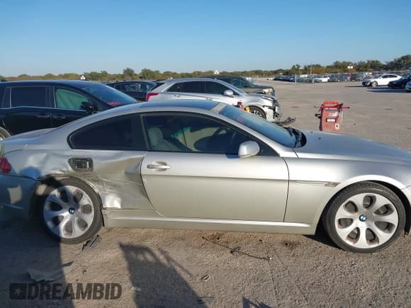 ✅ 2006 BMW 6 Series 650Ci • VIN: WBAEH13476CR50573 • Lot: 43640374. Wystawiony na IAAI z przebiegiem 169 811 mil. Bezpłatny archiwum sprzedaży aukcyjnych z USA i szczegółowy raport historii pojazdu na DreamBid. Zdjęcie 13.