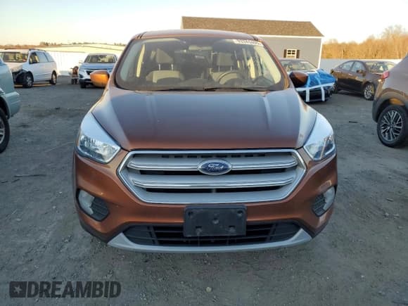 ✅ 2017 Ford Escape SE • VIN: 1FMCU9GD3HUA97743 • Lot: 93343405. Wystawiony na Copart z przebiegiem 206 324 mil. Bezpłatny archiwum sprzedaży aukcyjnych z USA i szczegółowy raport historii pojazdu na DreamBid. Zdjęcie 5.