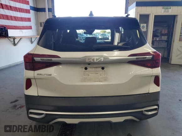 ✅ 2022 Kia Seltos SX • VIN: KNDETCA26N7291049 • Lot: 90267545. Listed on Copart with 50,179 mi. Free auction sales archive from the USA and detailed vehicle history report at DreamBid. Image 6.