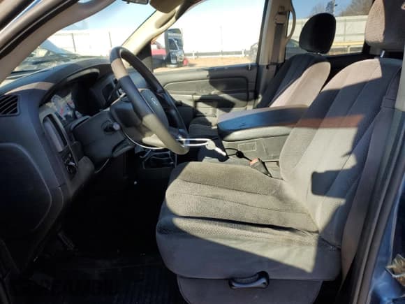 ✅ 2004 Dodge 2500 ST • VIN: 3D7KA28D44G135031 • Lot: 49453865. Wystawiony na Copart z przebiegiem 141 876 mil. Bezpłatny archiwum sprzedaży aukcyjnych z USA i szczegółowy raport historii pojazdu na DreamBid. Zdjęcie 7.