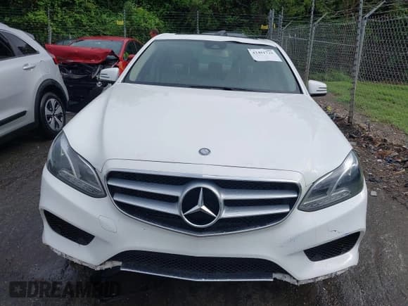 ✅ 2016 Mercedes-Benz E 350 Luxury • VIN: WDDHF8JB6GB254090 • Lot: 42481725. Wystawiony na IAAI z przebiegiem 104 359 mil. Bezpłatny archiwum sprzedaży aukcyjnych z USA i szczegółowy raport historii pojazdu na DreamBid. Zdjęcie 12.