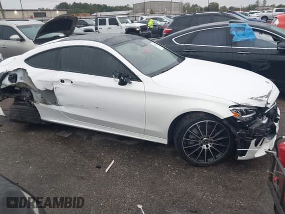 ✅ 2023 Mercedes-Benz C 300 • VIN: W1KWJ8EB5PG128631 • Lot: 41024597. Wystawiony na IAAI z przebiegiem 19 226 mil. Bezpłatny archiwum sprzedaży aukcyjnych z USA i szczegółowy raport historii pojazdu na DreamBid. Zdjęcie 12.