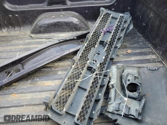 ✅ 2008 Chevrolet Silverado 1500 Work Truck • VIN: 1GCEC14C98Z199600 • Lot: 73742734. Listed on Copart with 147,867 mi. Free auction sales archive from the USA and detailed vehicle history report at DreamBid. Image 14.